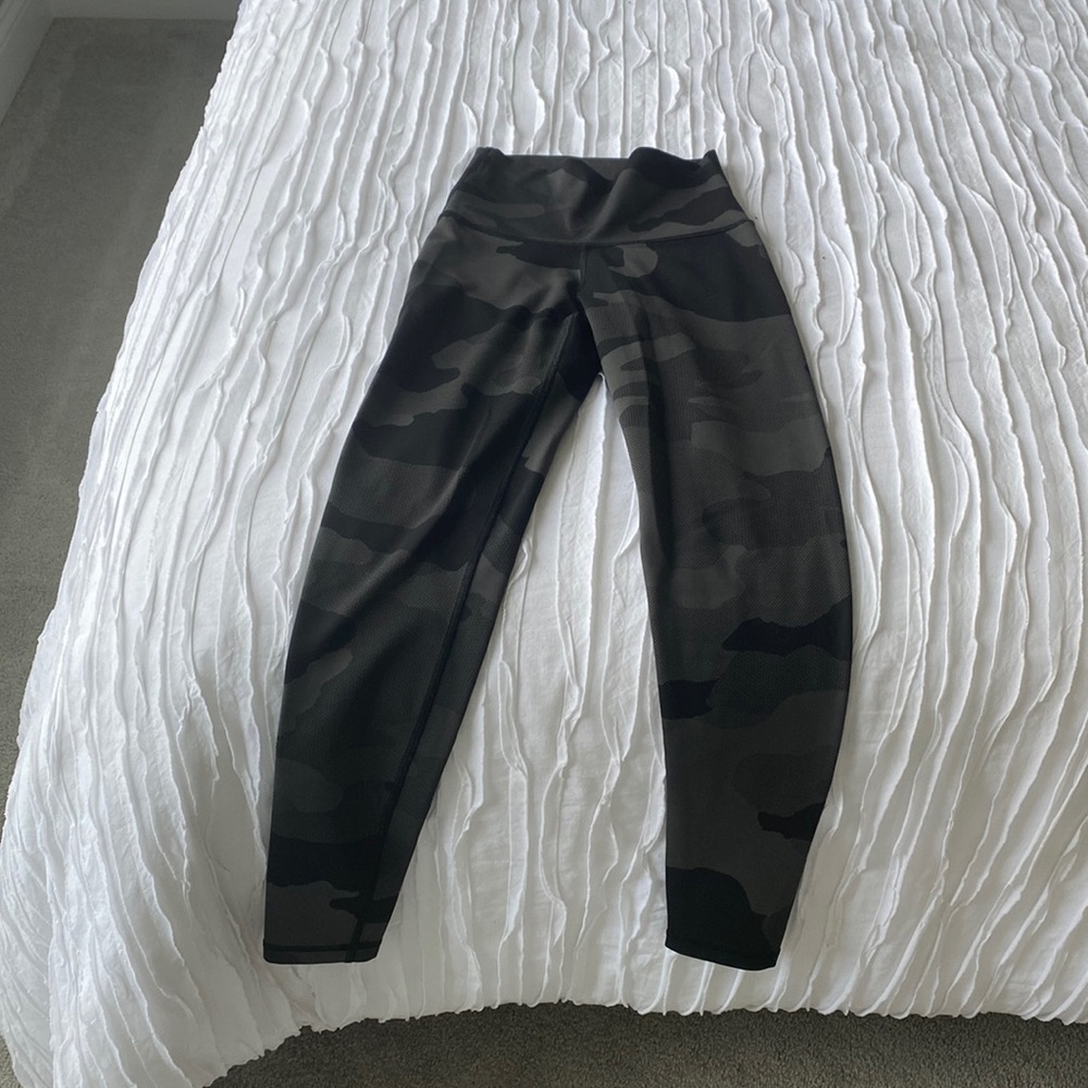 Like New Aerie Camo Leggings